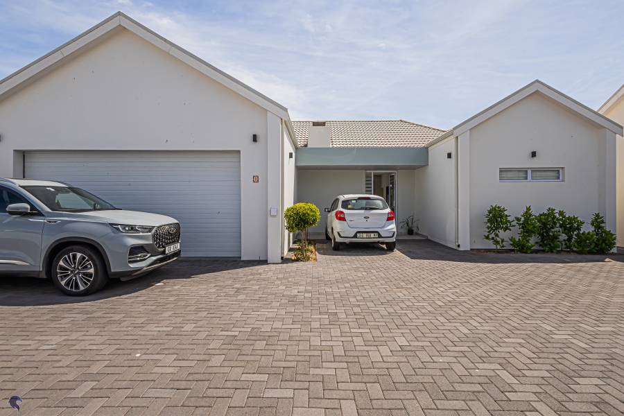 6 Bedroom Property for Sale in Country Club Western Cape